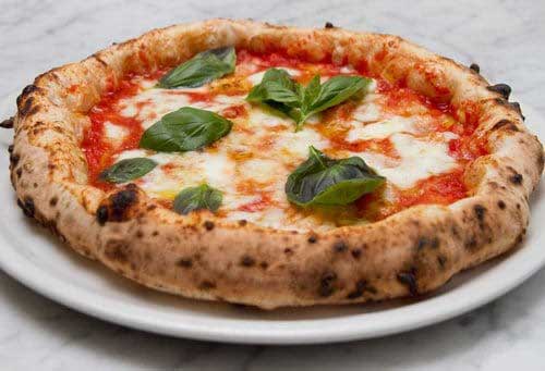 The Chauffeur of Positano: pizza napoletana